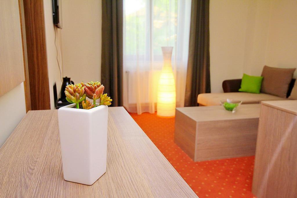 Vila Palic Hotel Екстериор снимка