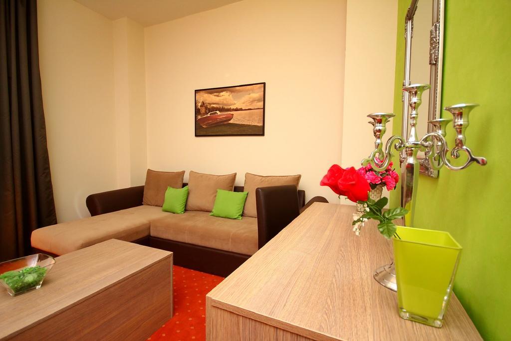 Vila Palic Hotel Екстериор снимка