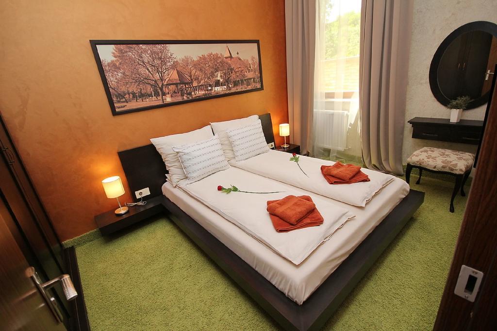 Vila Palic Hotel Екстериор снимка